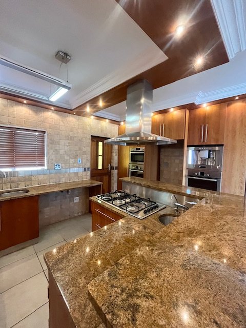 4 Bedroom Property for Sale in Menkenkop Western Cape